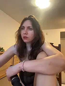 Snapshot of JasmineGlamour chatting on June 21, 2026, 3:42 am JasmineGlamour online show from June 21, 2026, 3:42 am