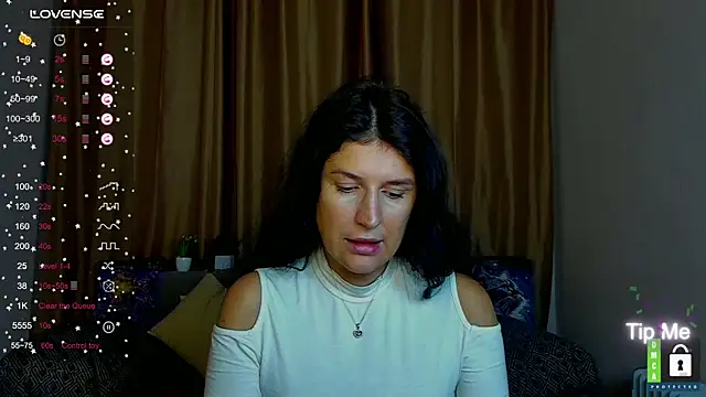 Alianna Solo Kisses online show from January 8, 2026, 12:29 pm