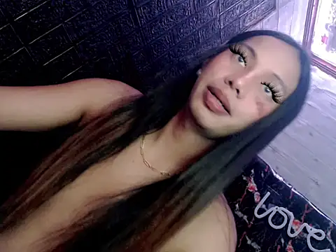 Snapshot of whiteladyboy chatting on October 30, 2025, 1:34 pm whiteladyboy online show from October 30, 2025, 1:34 pm