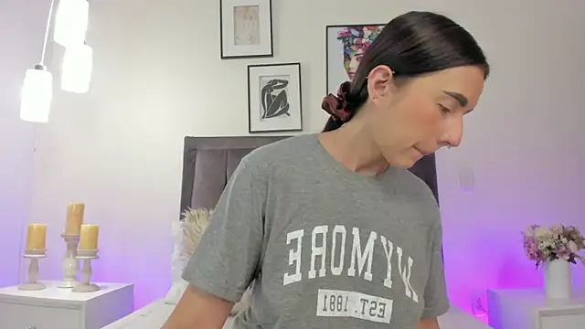 Snapshot of helen_mooree chatting on March 3, 2026, 12:44 pm helen mooree online show from March 3, 2026, 12:44 pm