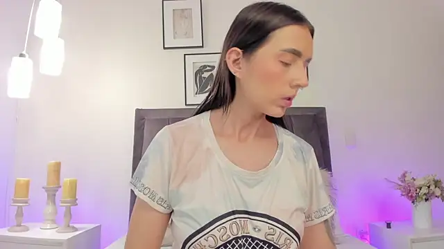 Snapshot of helen_mooree chatting on March 26, 2026, 12:55 pm helen mooree online show from March 26, 2026, 12:55 pm