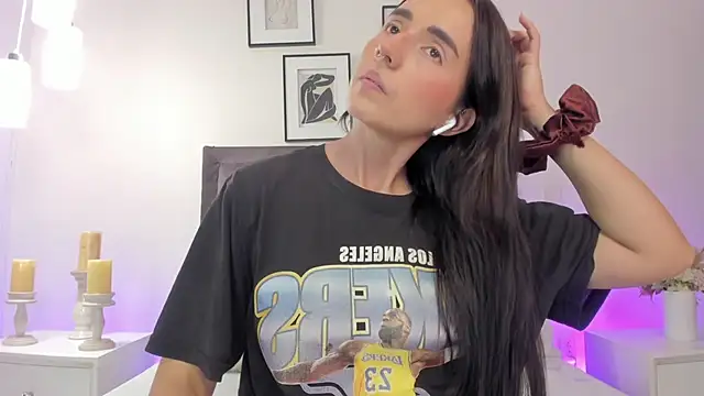 Snapshot of helen_mooree chatting on March 30, 2026, 1:23 pm helen mooree online show from March 30, 2026, 1:23 pm