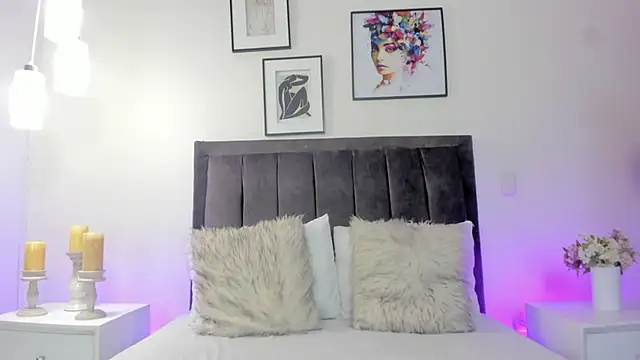 Snapshot of helen_mooree chatting on April 15, 2026, 12:56 pm helen mooree online show from April 15, 2026, 12:56 pm