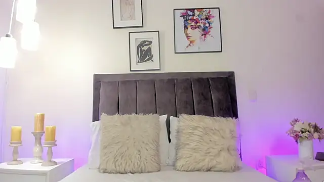 Snapshot of helen_mooree chatting on April 16, 2026, 1:01 pm helen mooree online show from April 16, 2026, 1:01 pm