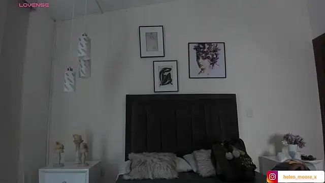 Snapshot of helen_mooree chatting on June 25, 2026, 1:04 pm helen mooree online show from June 25, 2026, 1:04 pm