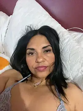 paolagomez  online show from December 6, 2024, 9:54 am