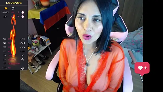 paolagomez  online show from October 15, 2025, 9:20 am