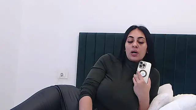 Aimeclark online show from November 22, 2025, 8:46 am