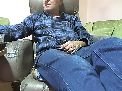 zormen355 online show from April 18, 2026, 4:11 pm