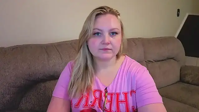 Snapshot of PhatAssBlond chatting on March 19, 2026, 7:29 pm PhatAssBlond online show from March 19, 2026, 7:29 pm