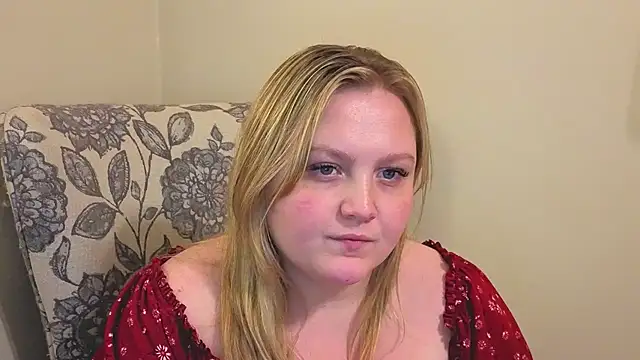 Snapshot of PhatAssBlond chatting on April 15, 2026, 3:57 am PhatAssBlond online show from April 15, 2026, 3:57 am