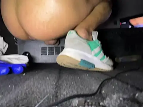 Snapshot of Amarok39 chatting on February 8, 2025, 12:06 pm Amarok39 online show from February 8, 2025, 12:06 pm