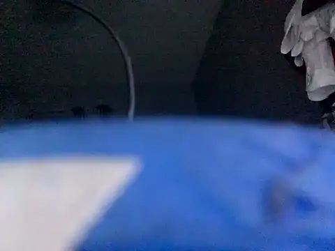 Snapshot of Amarok39 chatting on October 5, 2025, 8:45 am Amarok39 online show from October 5, 2025, 8:45 am