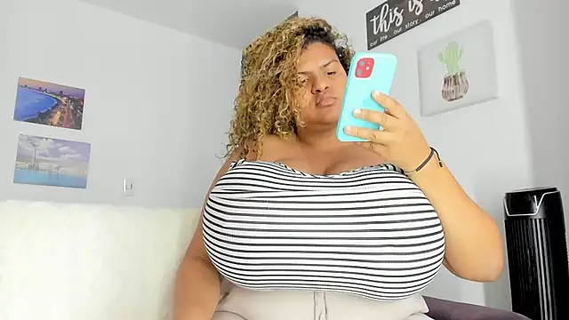 Snapshot of bigmom69_ chatting on March 11, 2026, 5:08 pm bigmom69 online show from March 11, 2026, 5:08 pm