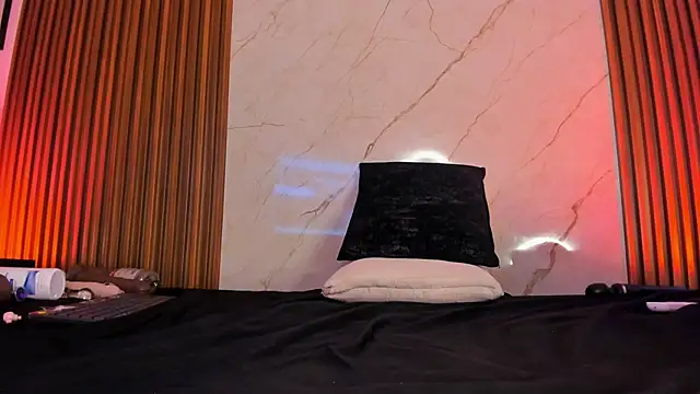 Snapshot of Emiilycollins chatting on December 7, 2024, 3:25 am Emiilycollins online show from December 7, 2024, 3:25 am