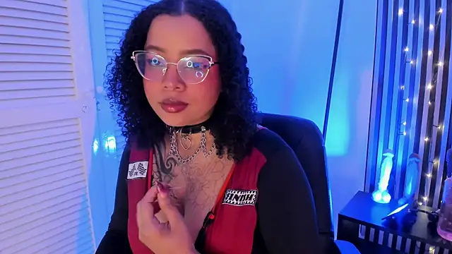 Snapshot of Emiilycollins chatting on December 12, 2024, 4:48 am Emiilycollins online show from December 12, 2024, 4:48 am