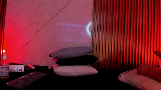 Snapshot of Emiilycollins chatting on January 15, 2025, 12:09 am Emiilycollins online show from January 15, 2025, 12:09 am