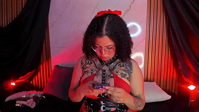 Snapshot of Emiilycollins chatting on January 20, 2025, 8:50 pm Emiilycollins online show from January 20, 2025, 8:50 pm