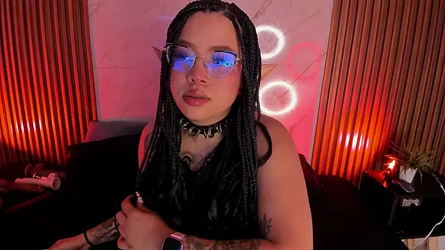 Snapshot of Emiilycollins chatting on February 12, 2025, 9:33 pm Emiilycollins online show from February 12, 2025, 9:33 pm