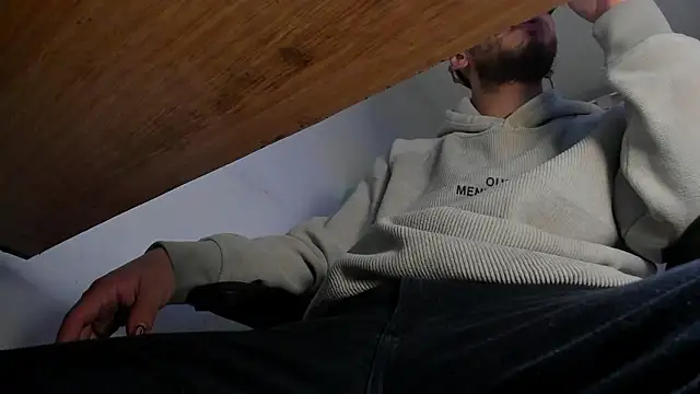 s sven03 online show from December 4, 2024, 5:27 am