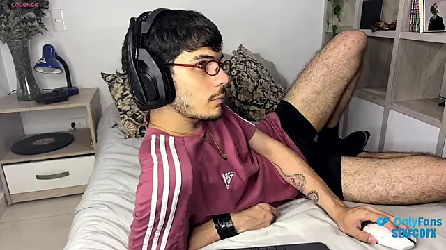 ilytheo online show from February 25, 2025, 2:47 am