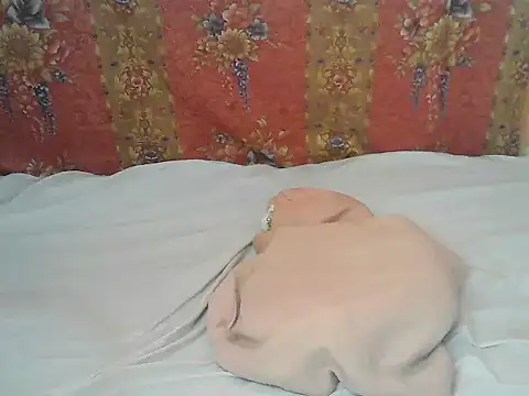 Snapshot of princess-maira chatting on March 9, 2026, 7:34 am princess-maira online show from March 9, 2026, 7:34 am