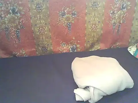 Snapshot of princess-maira chatting on March 19, 2026, 9:57 am princess-maira online show from March 19, 2026, 9:57 am