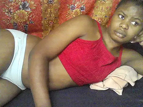 Snapshot of princess-maira chatting on March 24, 2026, 1:43 am princess-maira online show from March 24, 2026, 1:43 am