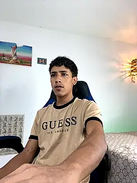 Snapshot of Ostin18hot chatting on December 5, 2025, 4:21 am Ostin18hot online show from December 5, 2025, 4:21 am