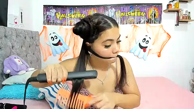 Alejandra evanss online show from October 25, 2025, 9:31 pm