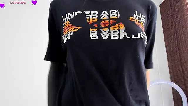 VeronicaTonu online show from October 17, 2025, 3:14 pm