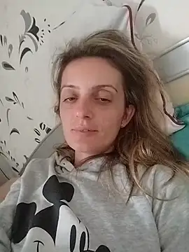 SophyGirl online show from September 30, 2025, 11:48 am