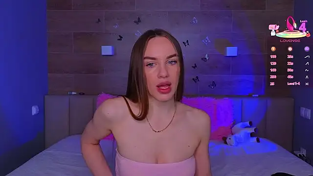 Snapshot of SaraCros chatting on March 31, 2026, 5:41 am SaraCros online show from March 31, 2026, 5:41 am