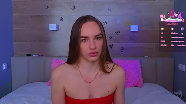 Snapshot of SaraCros chatting on April 11, 2026, 5:34 am SaraCros online show from April 11, 2026, 5:34 am