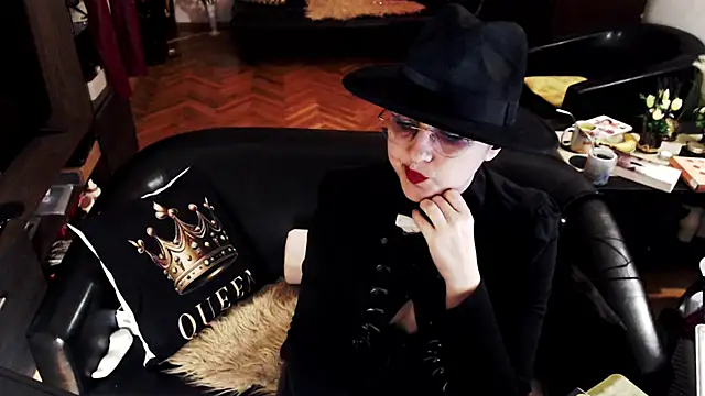 Snapshot of Imperatriza chatting on April 27, 2026, 7:12 pm Imperatriza online show from April 27, 2026, 7:12 pm