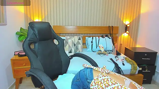 luciana ballesteros  online show from January 27, 2025, 12:16 pm