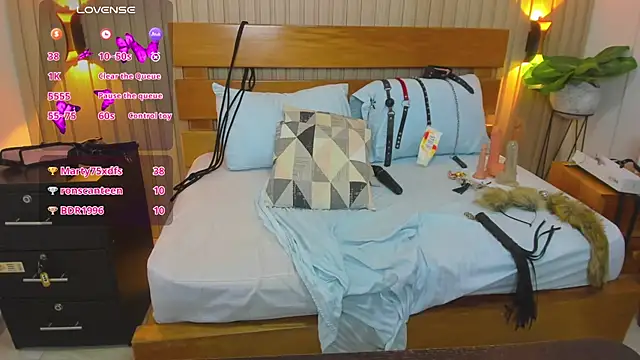 luciana ballesteros  online show from February 21, 2025, 4:37 pm