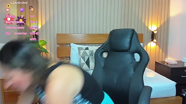 luciana ballesteros  online show from March 5, 2025, 12:11 pm