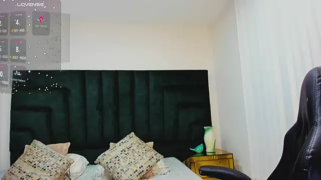 FaloonRoussel online show from October 12, 2025, 6:18 pm