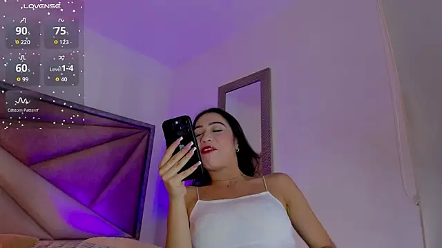 FaloonRoussel online show from April 21, 2026, 6:12 pm