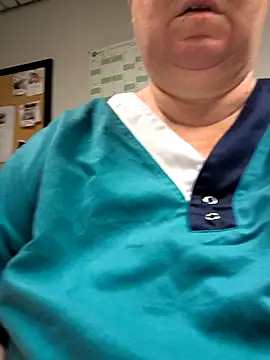 Snapshot of poussychats chatting on December 16, 2025, 4:28 am poussychats online show from December 16, 2025, 4:28 am