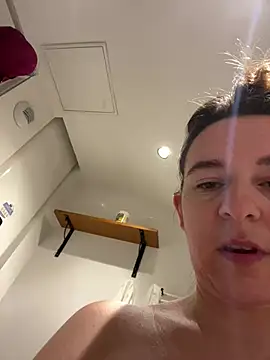 lyajoliee online show from February 23, 2026, 7:06 am