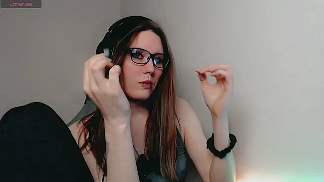 tracy cooper online show from February 6, 2025, 11:15 pm