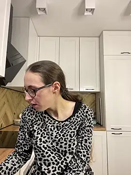 Snapshot of MartiniiSelenna chatting on September 29, 2025, 5:34 am MartiniiSelenna online show from September 29, 2025, 5:34 am