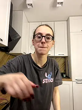 Snapshot of MartiniiSelenna chatting on October 7, 2025, 6:10 am MartiniiSelenna online show from October 7, 2025, 6:10 am