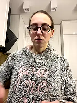 Snapshot of MartiniiSelenna chatting on October 10, 2025, 5:39 am MartiniiSelenna online show from October 10, 2025, 5:39 am