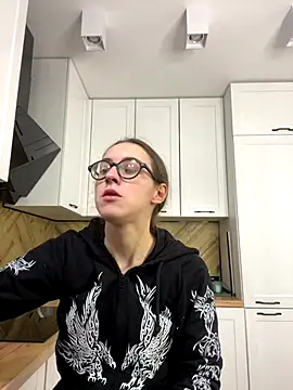 Snapshot of MartiniiSelenna chatting on October 15, 2025, 5:40 am MartiniiSelenna online show from October 15, 2025, 5:40 am