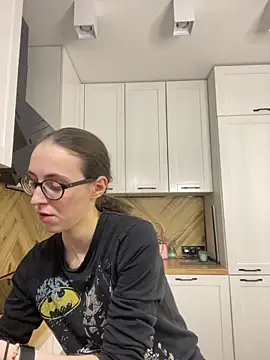 Snapshot of MartiniiSelenna chatting on October 17, 2025, 5:54 am MartiniiSelenna online show from October 17, 2025, 5:54 am