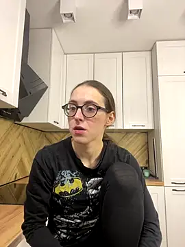 Snapshot of MartiniiSelenna chatting on October 19, 2025, 5:41 am MartiniiSelenna online show from October 19, 2025, 5:41 am