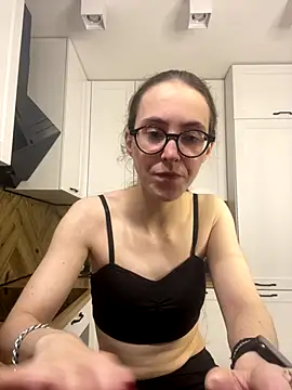 Snapshot of MartiniiSelenna chatting on October 23, 2025, 5:40 am MartiniiSelenna online show from October 23, 2025, 5:40 am